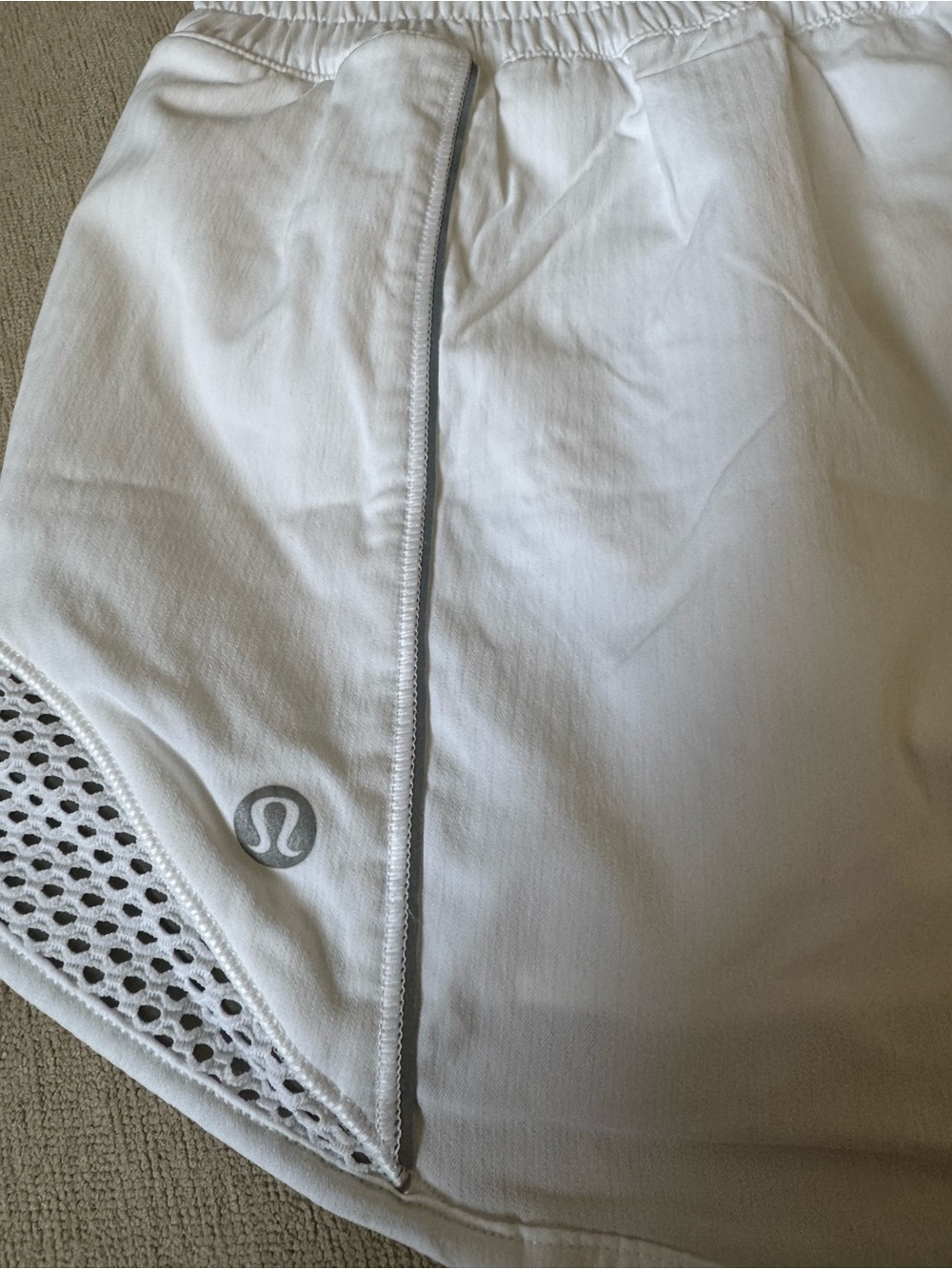lululemon Hotty Hot Short Reflective 2.5โ NWOT - Picture 6 of 9